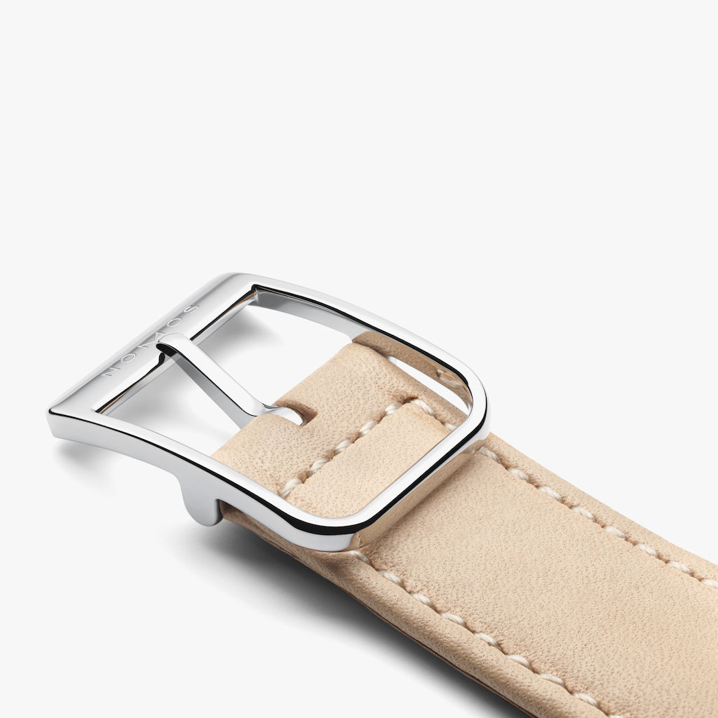 NOMOS-Flügelschließe aus nickelabgabefreiem Chirurgenstahl 316 L, Anstoßbreite 16 Millimeter. Geeignet für alle Bänder der Serie neomatik (Breite: 17 bzw. 18 Millimeter).