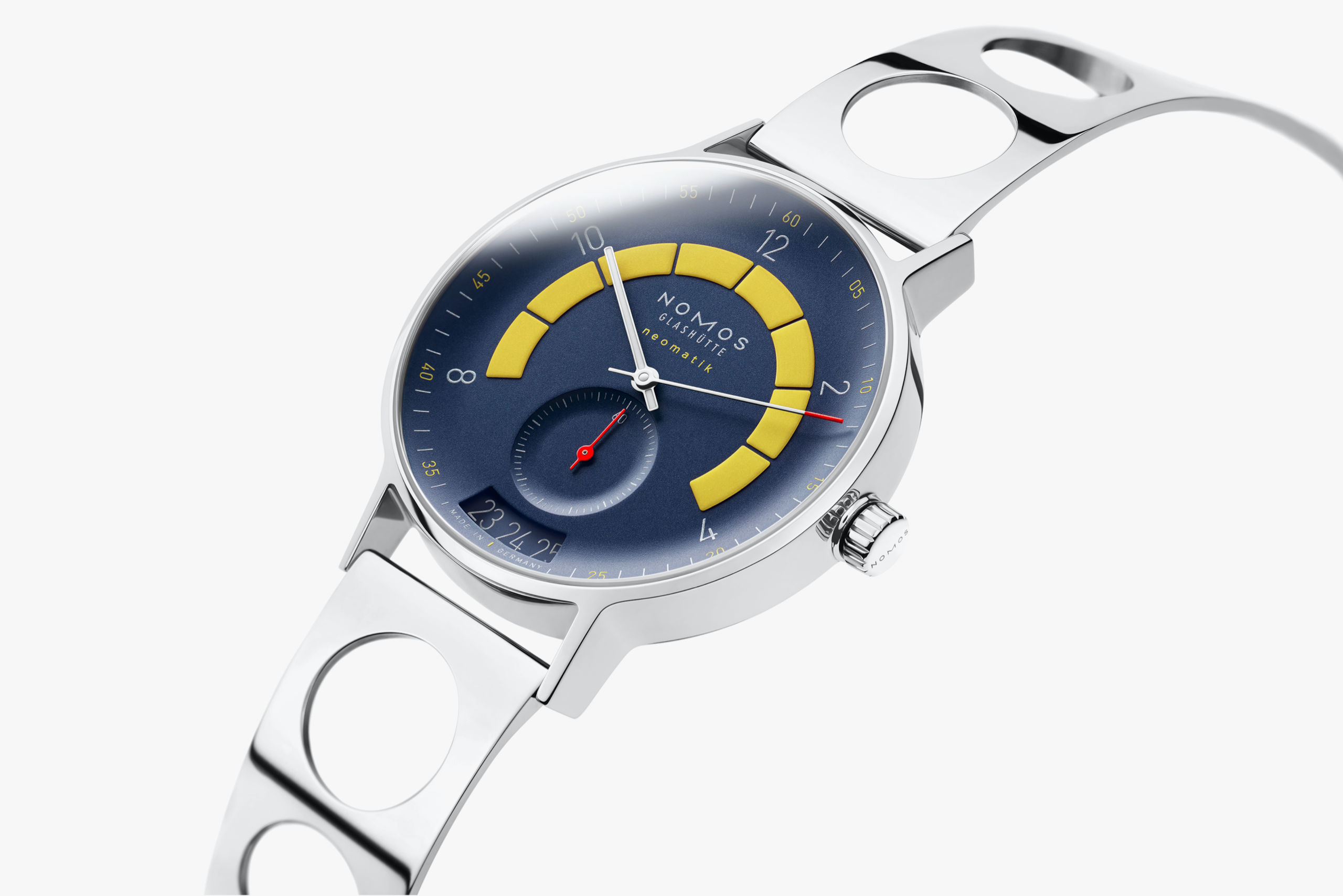 nomos-glashuette.com