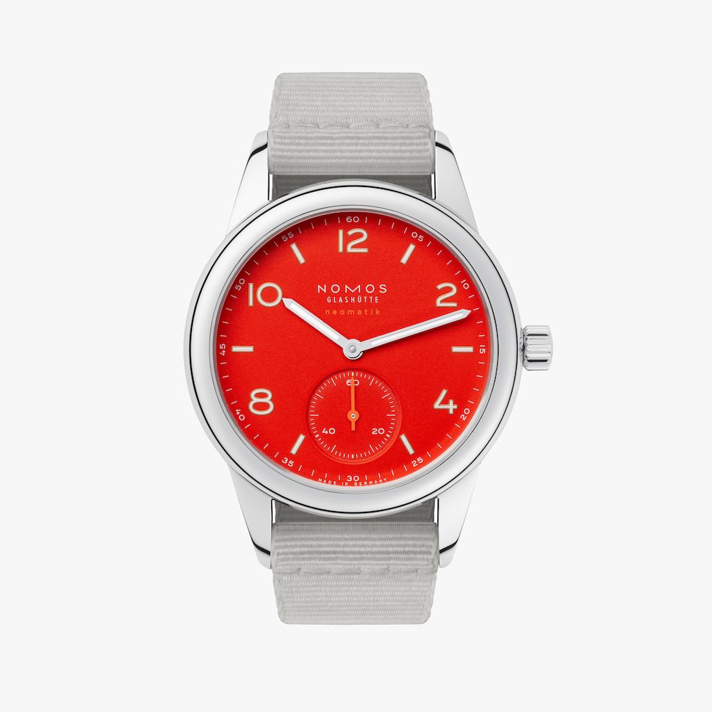 Club neomatik siren red